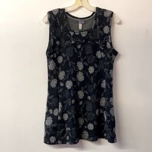 Women’s medium ibex dress with pockets